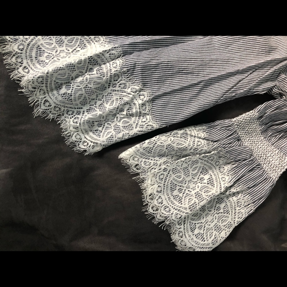 Joh Apparel Striped top with lace detail - Picture 3 of 4